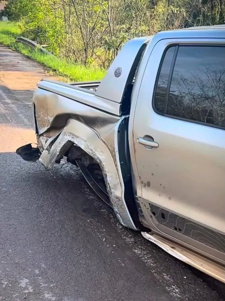 Saída de pista deixa pai e filha feridos na BR-282