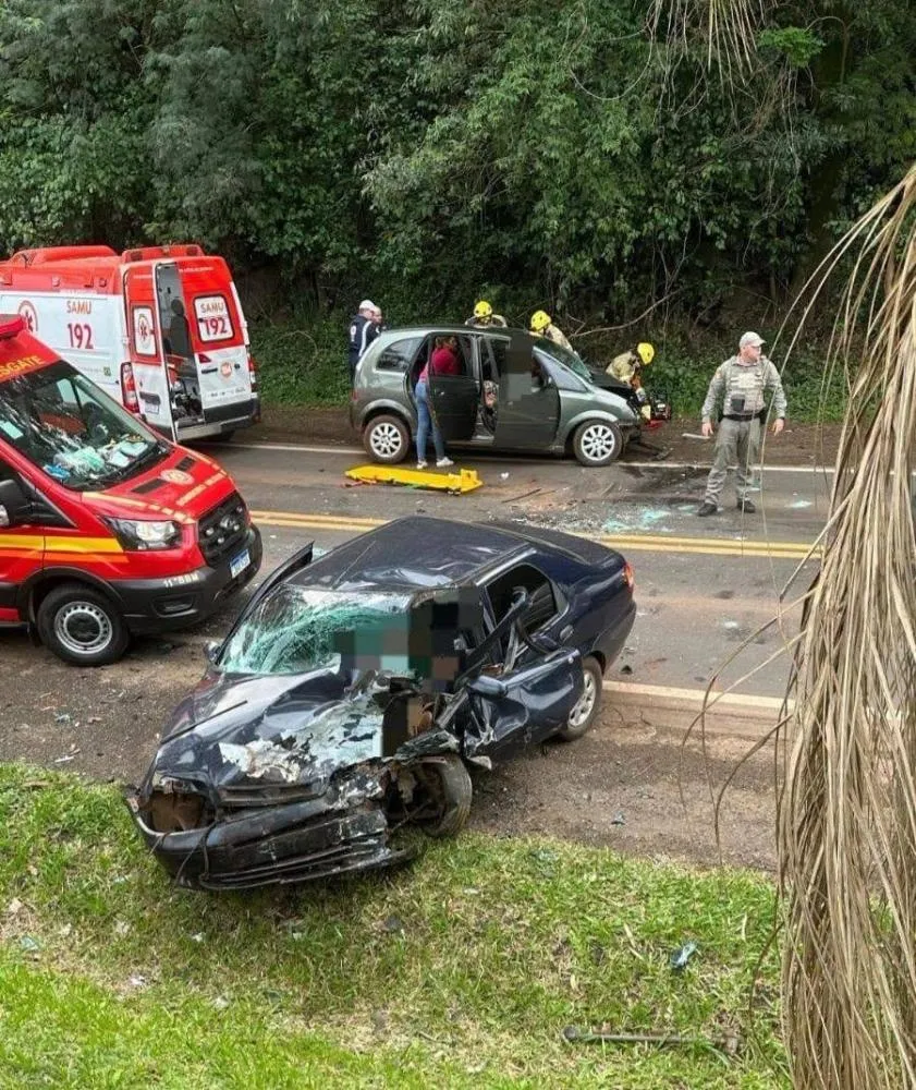 Colisão frontal na RS-210 deixa uma pessoa morta em Boa Vista do Buricá
