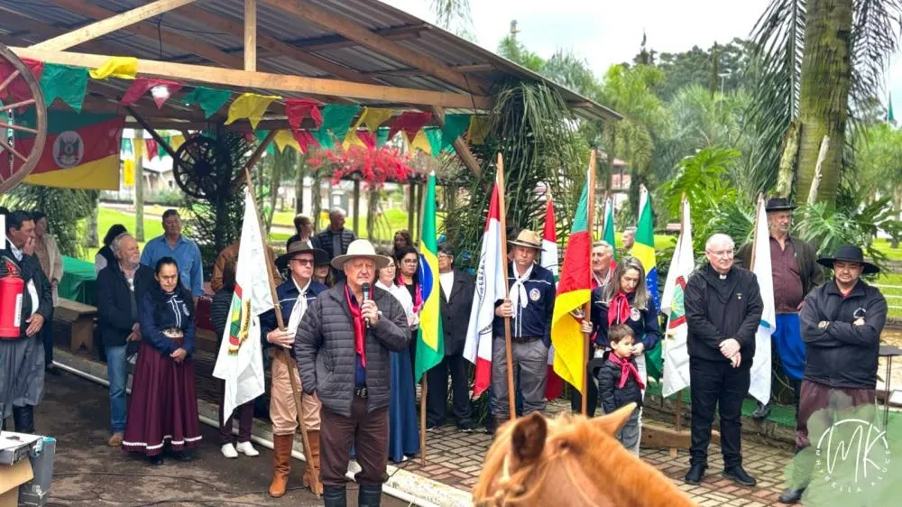 Foto: Joelmir Lopes; Mhyrrlla Klug; Eliandro Alves Koososki