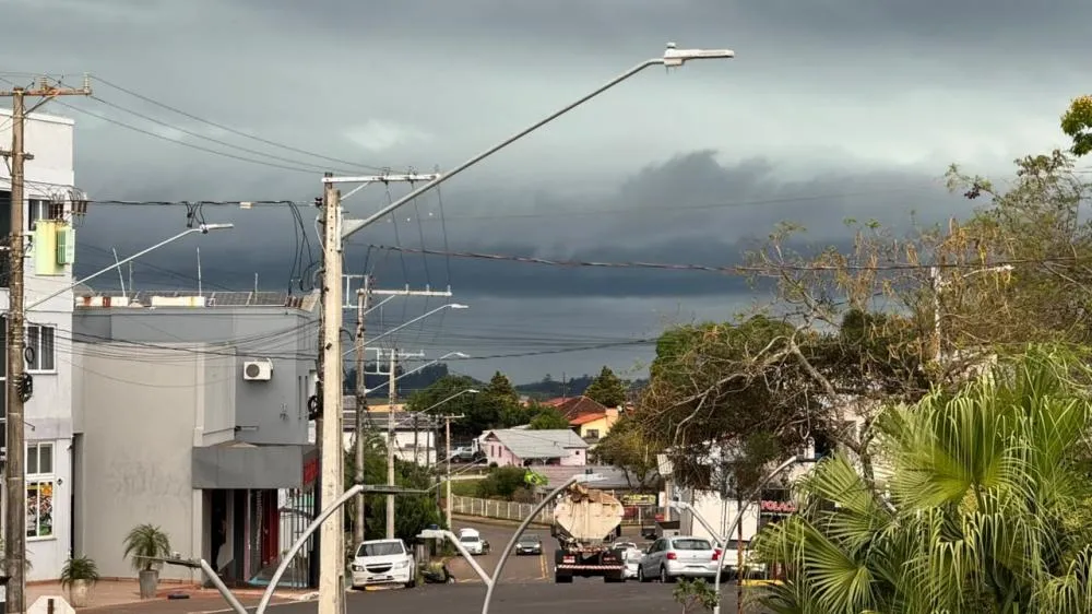 Defesa Civil alerta para tempestade com vento forte e possibilidade em Tenente Portela