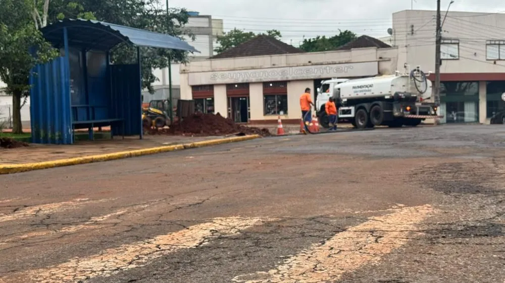 Recapeamento no entorno da Praça do Chalé segue com adequações na drenagem